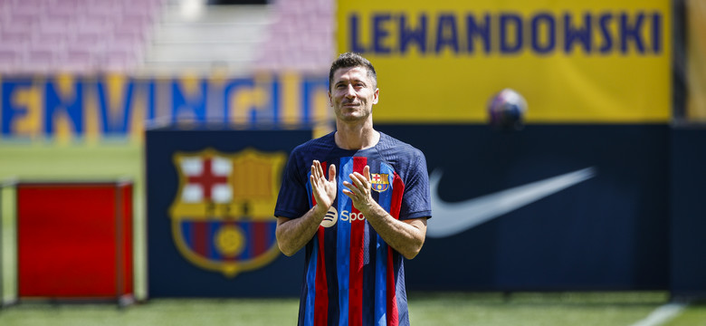 Przed prezentacją Lewandowskiego fani Barcelony skandowali nazwisko Messiego