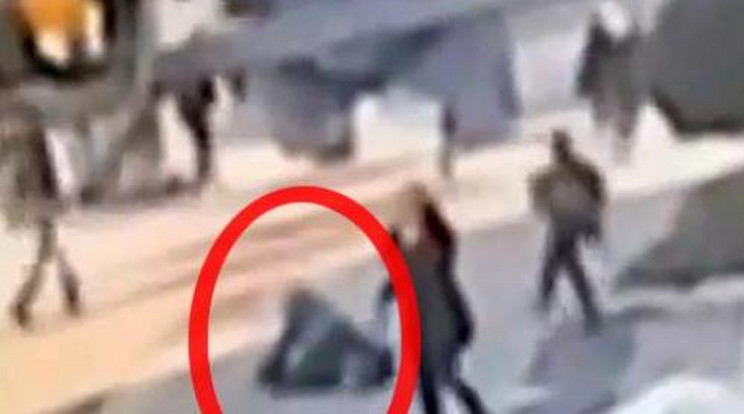 Menekülés közben is leszúrt egy embert a buszos késelő - videó!