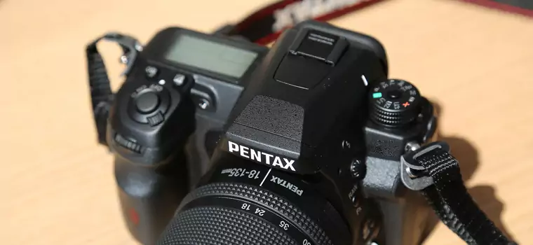 Pentax K-3 III - lustrzanka z matrycą APS-C dużo potrafi