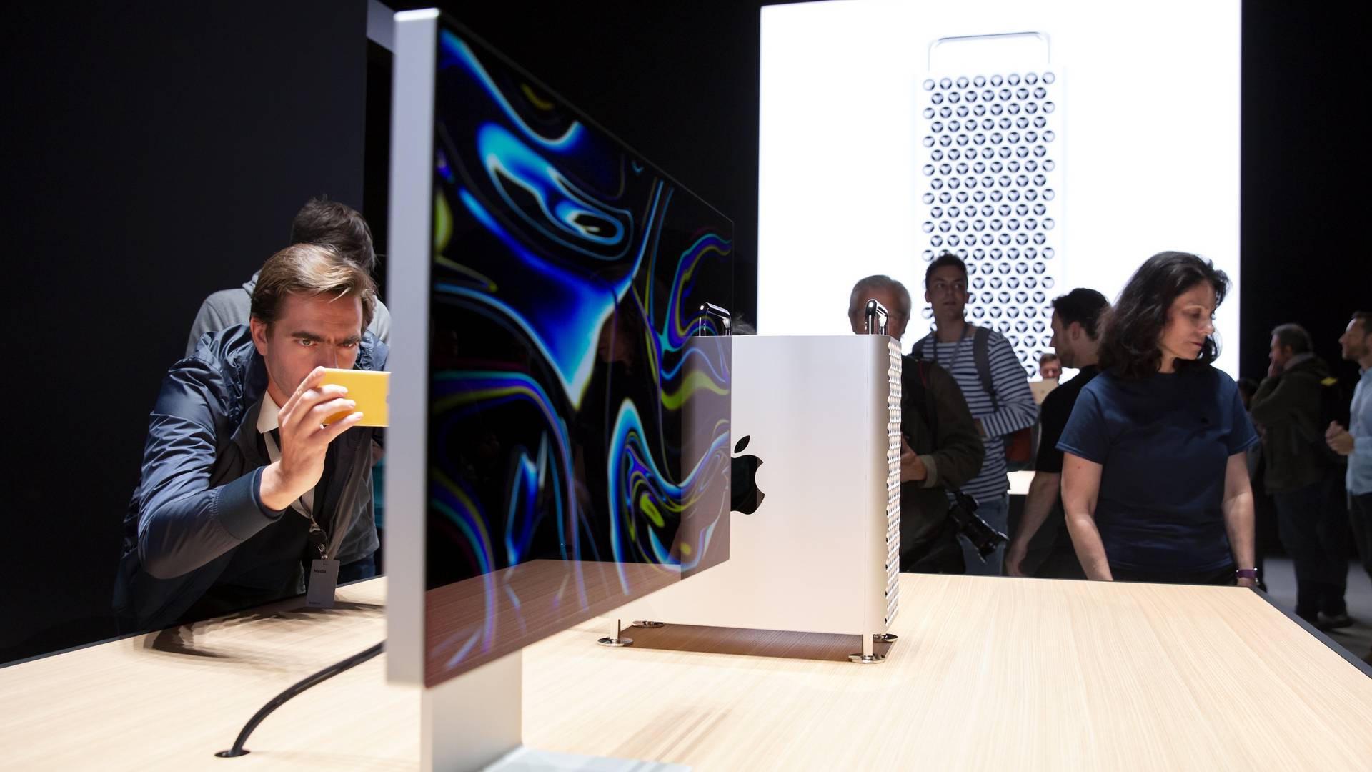 Apple predstavio novi Mac Pro i ljudi ne prestaju da se smeju