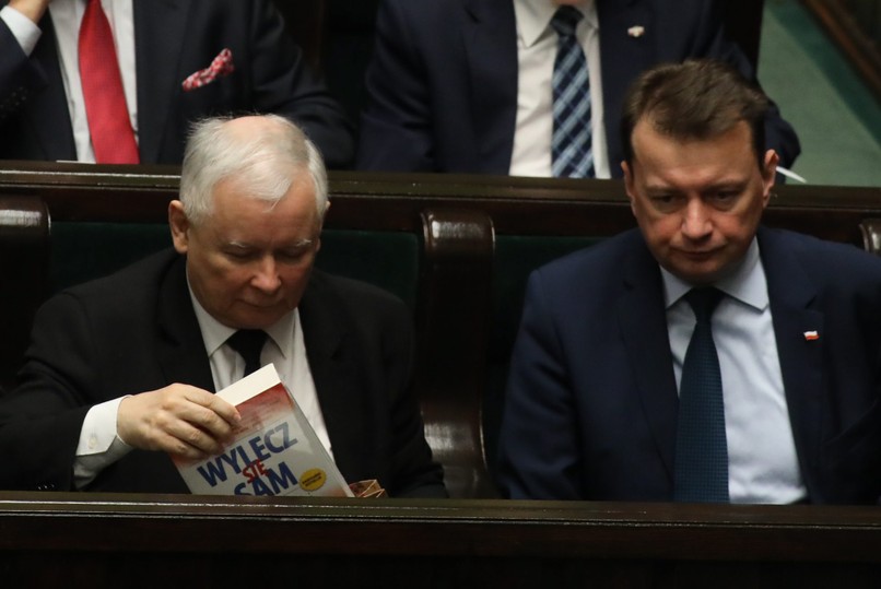 [Obrazek: VPqktkqTURBXy8yMGRmMWJkMTg3MzI5ZjA0ODM2M...kZMCzQMmAA]