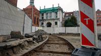 Niesamowite odkrycie! W Gdańsku odkopano zabytkowe tory!