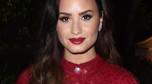 Demi Lovato odsłania dekolt na gali fundacji