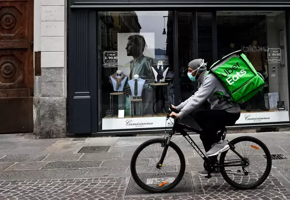 Dostawa bezkontaktowa od Pyszne.pl i Uber Eats czy odbiór osobisty w knajpach - tak jemy w czasie kwarantanny