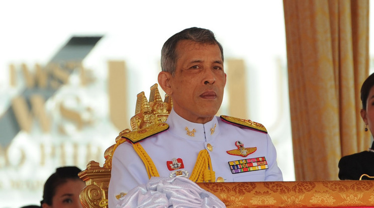 Ha valaki rosszat szól Maha Vajiralongkorn thai királyról, megütheti a bokáját / Fotó: Northfoto