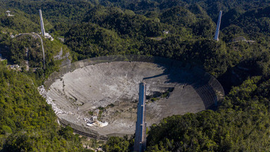 Zawaliła się platforma gigantycznego radioteleskopu Arecibo