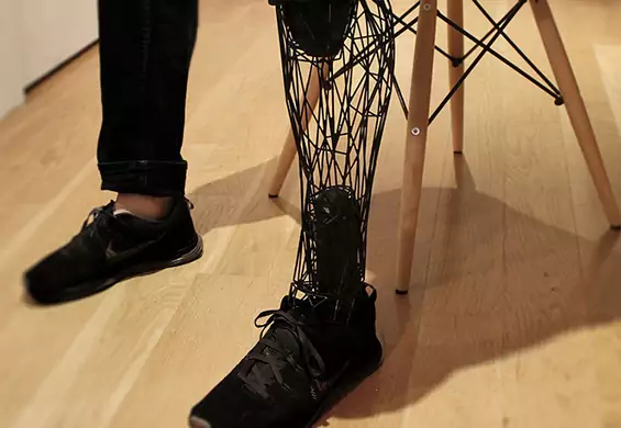 Proteza nogi wydrukowana na drukarce 3D. Robi wrażenie