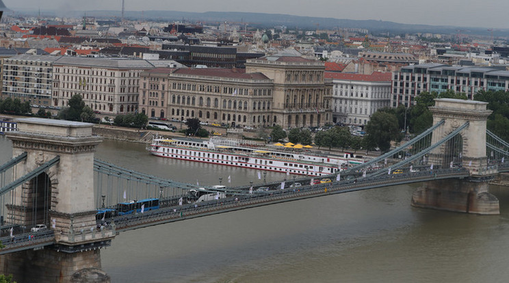 A Lánchíd építését Építését gróf Széchenyi István kezdeményezte /Fotó: Pozsonyi Zita