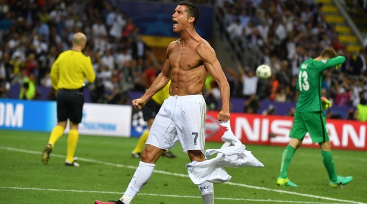 Ronaldo idén a Bajnokok Ligáját és az Európa-bajnokságot is megnyerte /Fotó: AFP
