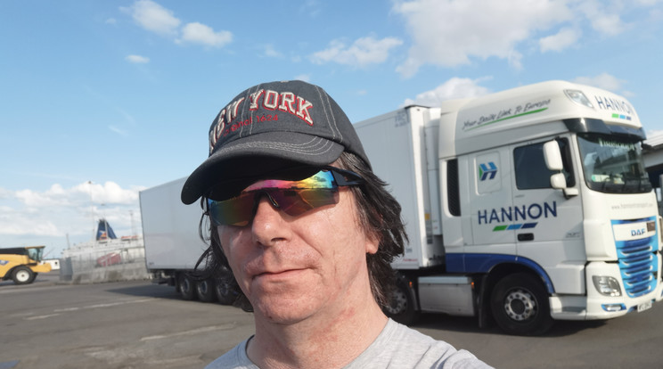 Darnel Sándor Írországban dolgozó kamionos nem akar heteket állni a határon