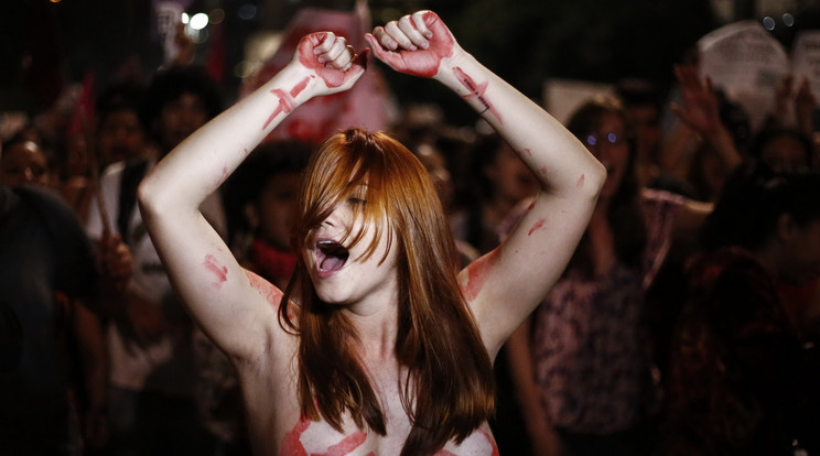 Forró a hangulat Sao Paulóban a 16 éves megerőszakolt lány miatt - Fotó: AFP