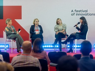 Pozafinansowe wspieranie start-upów było tematem jednego z paneli dyskusyjnych toczących się w trakcie konferencji Infoshare 2021. Jako ekspertki w tej branży swoją wiedzą podzieliły się (od lewej): Karolina Kazimierczak (PARP), Agnieszka Godawska (RARR S.A.), Małgorzata Walczak (PFR Ventures) oraz Karolina Borner (Vocaly)