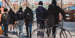 Młodzieżowe gangi terroryzują Niemcy. Władze są bezradne. "Musimy przerwać spiralę przemocy, milczenia i strachu"