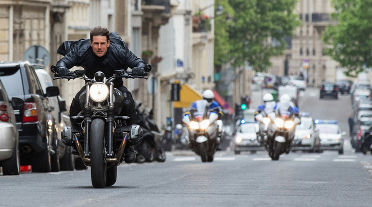 Tom Cruise imádja a motoros üldözéseket (Fotó: UIP-DunaFilm)