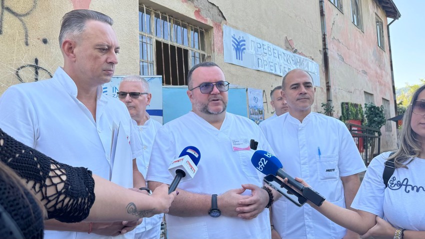 Dr Milan Lazarević