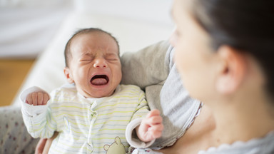Ropiejące oczy u niemowlaka - przyczyny i leczenie