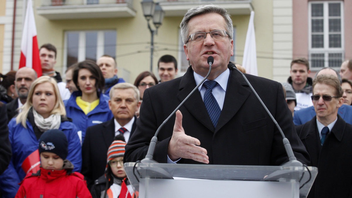 Prezydent Bronisław Komorowski powiedział, że ma nadzieję, iż motywy i okoliczności zabójstwa rosyjskiego opozycjonisty Borysa Niemcowa zostaną wyjaśnione. Prezydent skierował też wyrazy współczucia do rodziny Niemcowa, jego przyjaciół oraz do wszystkich Rosjan.