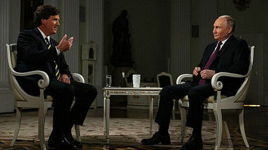 Wywiad Tuckera Carlsona z Władimirem Putinem. Dziennikarze pytają, czy słowa Putina o Polsce oznaczają, że popiera on Hitlera