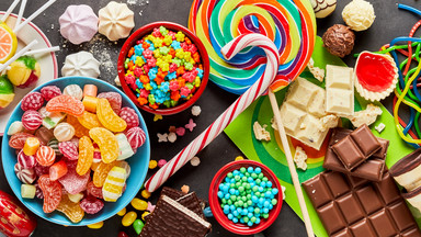 Naukowcy obalają najbardziej rozpowszechniony mit o cukrze. 
"Nie ma czegoś takiego jak uzależnienie od słodyczy. Chodzi o coś więcej"