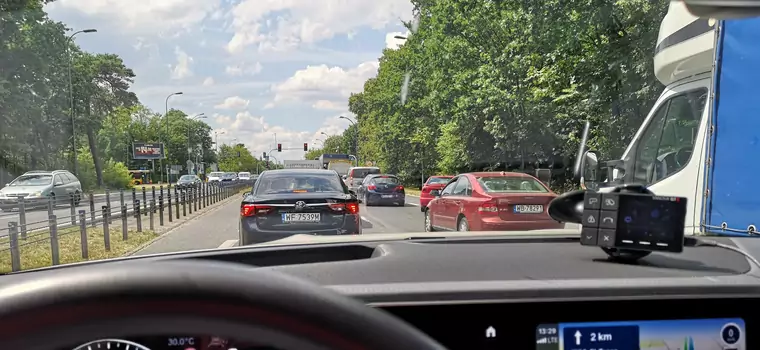 Czy w Warszawie jest więcej samochodów niż mieszkańców? Sprawdzamy
