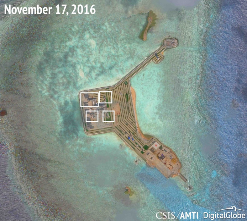 Wyspy Spratly - chińskie instalacje obronne, źródło: Asia Maritime Transparency Initiative/Digital Globe