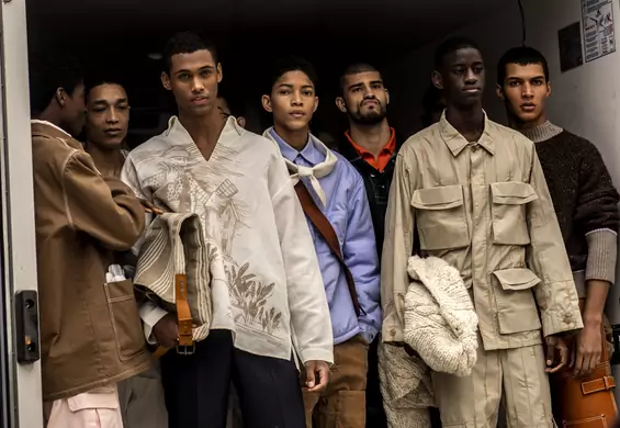 Tak faceci wyznaczali trendy na ulicach Paryża podczas tygodnia Mody Męskiej