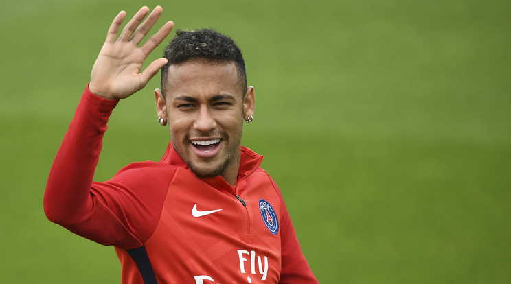 Neymar átigazolása minden rekordot megdöntött. A brazil 222 millió euróért váltott klubot /Fotó: AFP