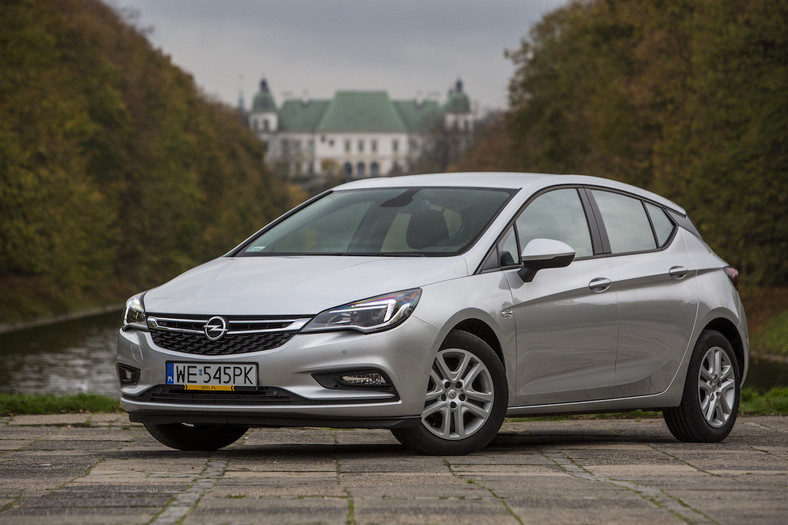 3. miejsce Opel Astra – sprzedaż 15 859 szt.