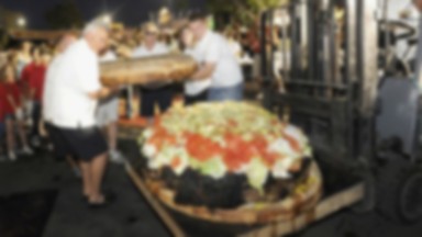 Olbrzymi burger ważący 352 kg