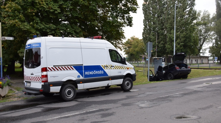 Az elkövetők menekülés közben egy árokba hajtottak  /Fotó: Police.hu