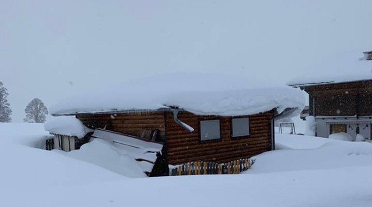Két és fél méteres hó bénította meg Schladmingot / FOTÓ: Blikk
