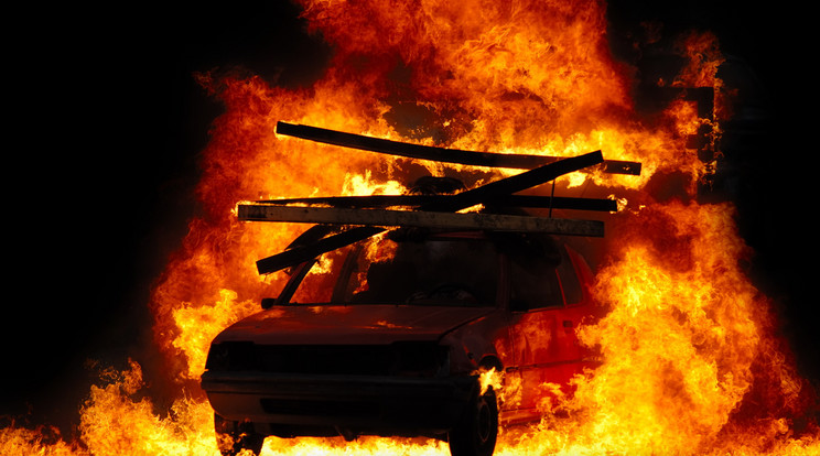 Kiégett a kocsi (illusztáció) / Fotó: Nortfoto