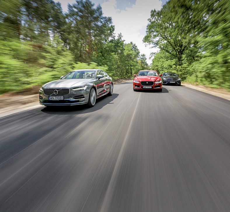 Mercedes E 220d vs Jaguar XF 2.0 vs Volvo S90 D4