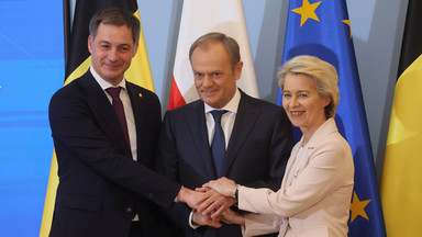 "Mamy to!", cieszy się Donald Tusk z unijnych miliardów, ale Polska dalej siedzi na oślej ławce w Brukseli [KOMENTARZ]