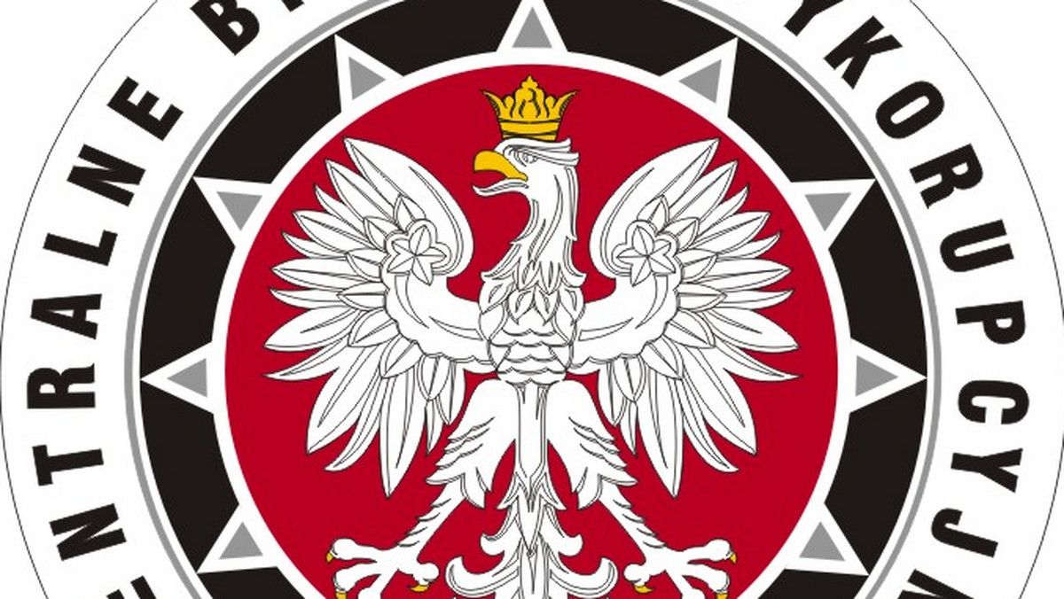 Agenci CBA zatrzymali kierownika zmiany w areszcie śledczym w Bydgoszczy. Zdaniem śledczych, Ryszard R. brał łapówki w zamian za różne "usługi" dla osadzonych. Za pieniądze umożliwiał im m.in. wcześniejsze wyjście na wolność czy… wizytę w restauracji. Mężczyzna usłyszał zarzuty korupcyjne i został już tymczasowo aresztowany.