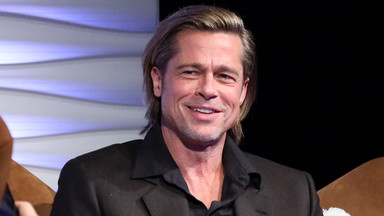 Brad Pitt przyleciał do Rzymu, żeby spotkać się z dziećmi. Zdjęcia z lotniska obiegły sieć