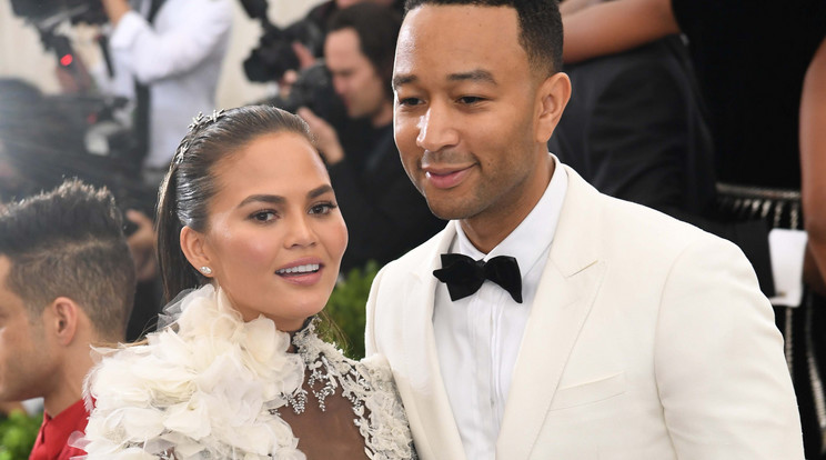 John Legend párja, Crissy Teigen kiakadt a balhé miatt /Fotó: Northfoto