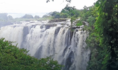 Zambija i Zimbabve dele Viktorijine vodopade