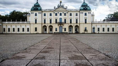 Pałac Branickich atakuje wilgoć. UMB musi zrobić remont