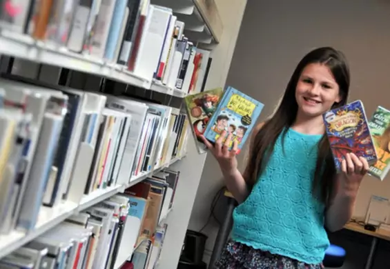 Przeczytała ponad tysiąc książek w ciągu roku. 11-letnia Brytyjka zaintrygowała nawet samego premiera