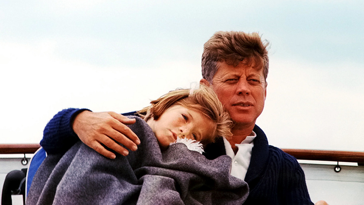 Blisko 80 zdjęć przedstawiających Johna Fitzgeralda Kennedy’ego w dzieciństwie, młodości i w czasach sprawowania urzędu prezydenta USA można od środy.