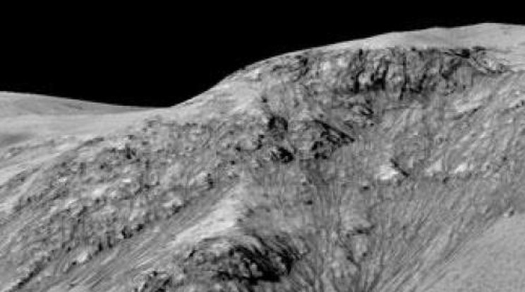 Itt a nagy NASA bejelentés: Sós folyóvizet találtak a Marson!