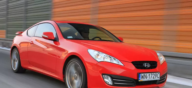 Hyundai Genesis Coupe: czerwony palacz gumy