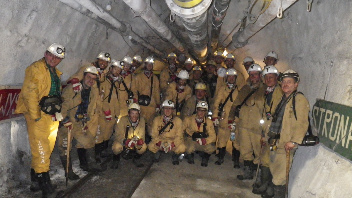 Ten dzień siatkarze Jastrzębskiego Węgla z pewnością zapamiętają na długo. Drużyna oraz sztab szkoleniowy wzięli udział w wycieczce do kopalni Borynia, należącej do strategicznego partnera Klubu – Jastrzębskiej Spółki Węglowej SA.