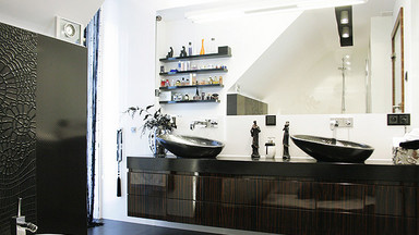 Czarno-biała łazienka w stylu vintage