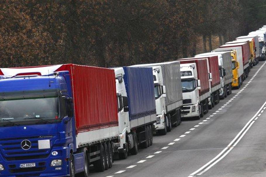 tiry granica import eksport kolejka ciężarówki transport