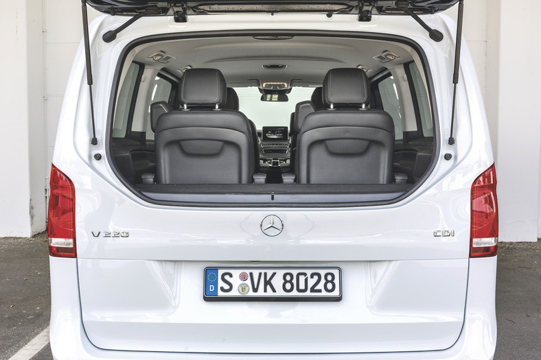 Mercedes klasy V i VW T5 Multivan