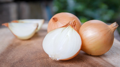 Co się stanie, jeżeli co wieczór będziesz zjadać surową cebulę?