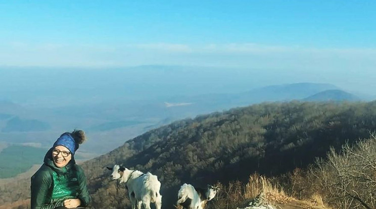 Pokorny Lia szereti a bakancsos túrákat, a gyaloglás kikapcsolja és teljesen lenyugtatja  /Fotó: Instagram