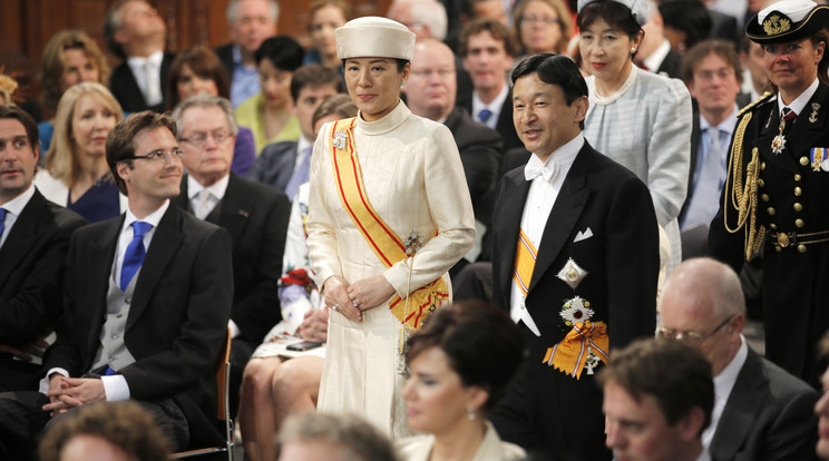 Maszako hercegnőt
nem igazán szokták
mosolyogni látni
Naruhito herceg oldalán /Fotó: Europress-Getty Images